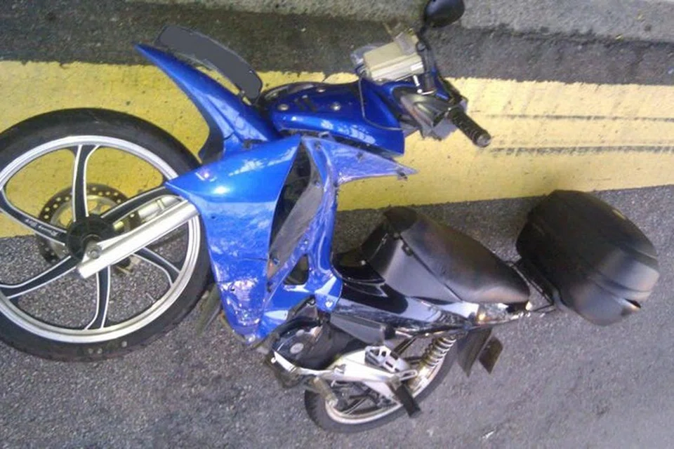 Keadaan motosikal wartawan setelah mengalami kemalangan lebih 17 tahun lalu.