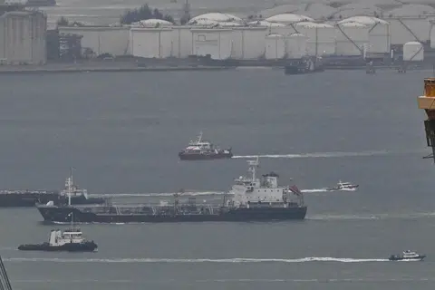 Operasi cari mangsa kapal tembung, masjid panjatkan doa, lelaki hilang