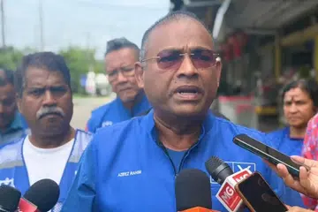 Mantan Pengerusi Lembaga Tabung Haji (TH), Datuk Seri Abdul Azeez, mempersoalkan motif pengumuman isu laporan Siasatan Diraja (RCI) TH dalam tempoh Pilihan Raya Negeri (PRN) Negeri Sembilan yang sedang berlangsung.
