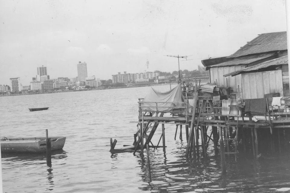 Sebelum diruntuhkan, Kampung Lorong Fatimah terletak di sebelah Koswe dengan pemandangan jelas Johor Bahru.