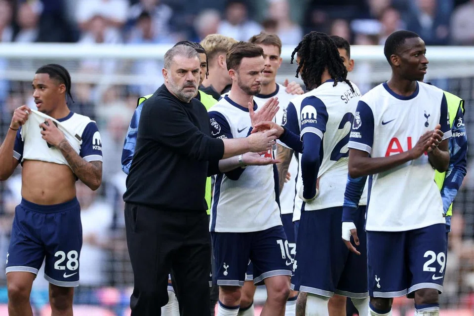 Berdasarkan corak permainan pasukan bimbingan Ange Postecoglou (kiri) menentang Bournemouth, para pemain Spurs seolah-olah mendapat suntikan semangat dalam separuh masa kedua dengan menjaringkan dua gol untuk seri 2-2.