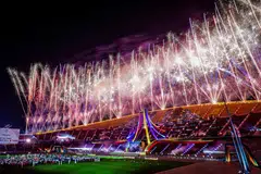 PENUH WARNA-WARNI: Pertunjukan bunga api yang diadakan di Stadium Rajamangala, Bangkok, pada 20 Disember 2025 menandakan tamatnya Sukan SEA edisi ke-33 yang dihoskan oleh Thailand. 