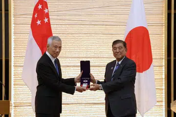 Singapura, Menteri Kanan, Lee Hsien Loong, anugerah, Jepun, Shigeru Ishiba, Tokyo, ‘Grand Cordon of the Order of the Rising Sun
