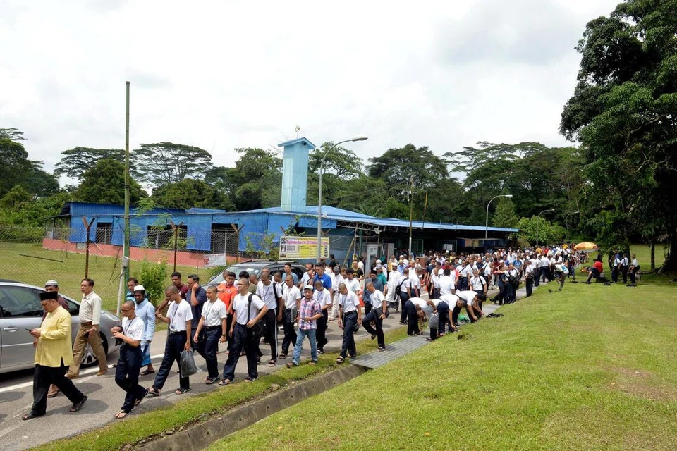 masjid al-firdaus, peribahasa, penutupan