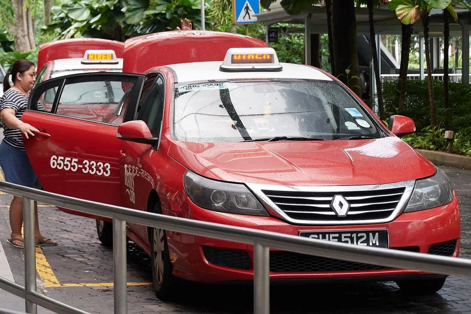 KENDERAAN DI SINGAPURA HARI INI: TEKSI
