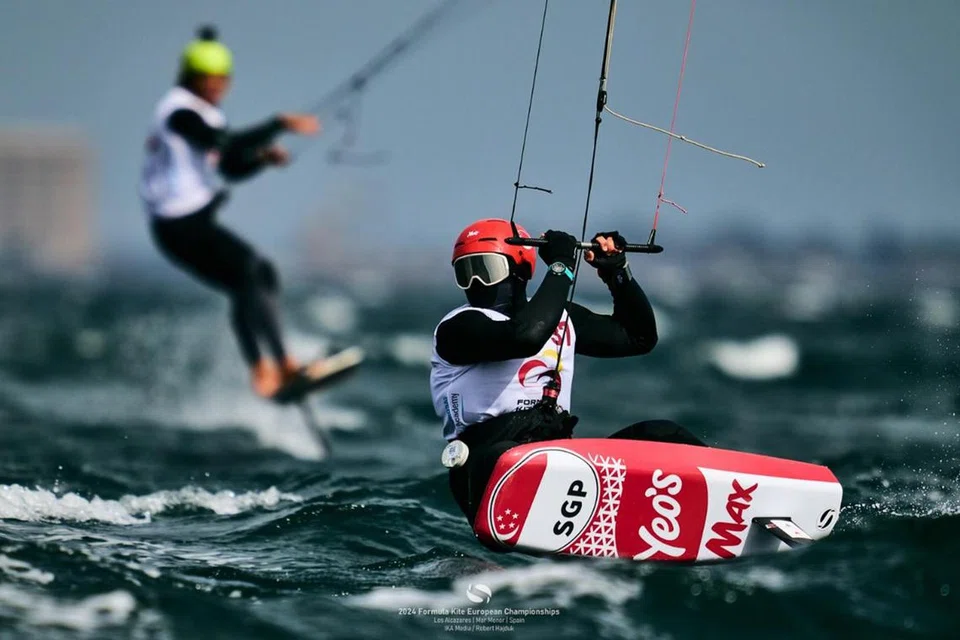 Peluncur lelayang Singapura, Maximilian Maeder  merangkul pingat emas dalam Kejohanan Formula Lelayang Eropah 2024 di Mar Menor, Sepanyol, pada 24 Mac.