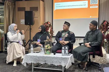 Sesi perkongsian ‘Hearts & Triangle: Shaping Tomorrow’s Futures through the Power of Fostering Today’ (Membentuk Masa Depan Anak-Anak dengan Kuasa Penjagaan Anak Titipan Hari Ini) pada 9 November di Masjid Darul Aman melibatkan (dari kiri) Penolong Kanan Pekerja Sosial di PPIS Oasis, Cik Aquila Deanna Zulkifli; ibu titipan, Cik Triantina Fahmi; bapa titipan, Encik Rahim Suman; dan pegawai dakwah Persatuan Muhammadiyah, Ustaz Md Norhakim Chaije.