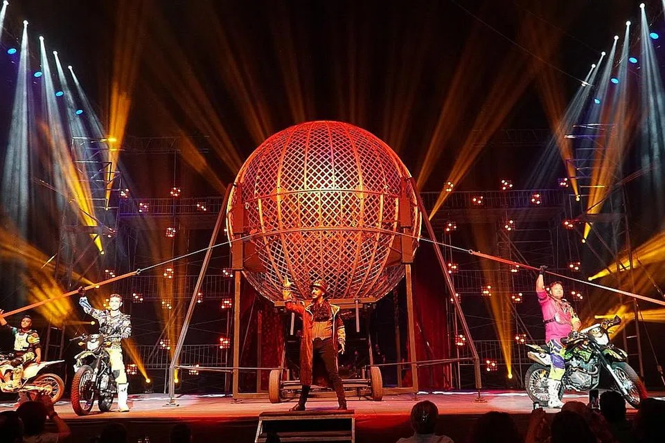 GREAT CIRQUE DES CASCADES: Tonton sarkas selama 80 minit yang menampilkan lapan aksi dari Eropah. - Foto GANDEY'S CIRCUS