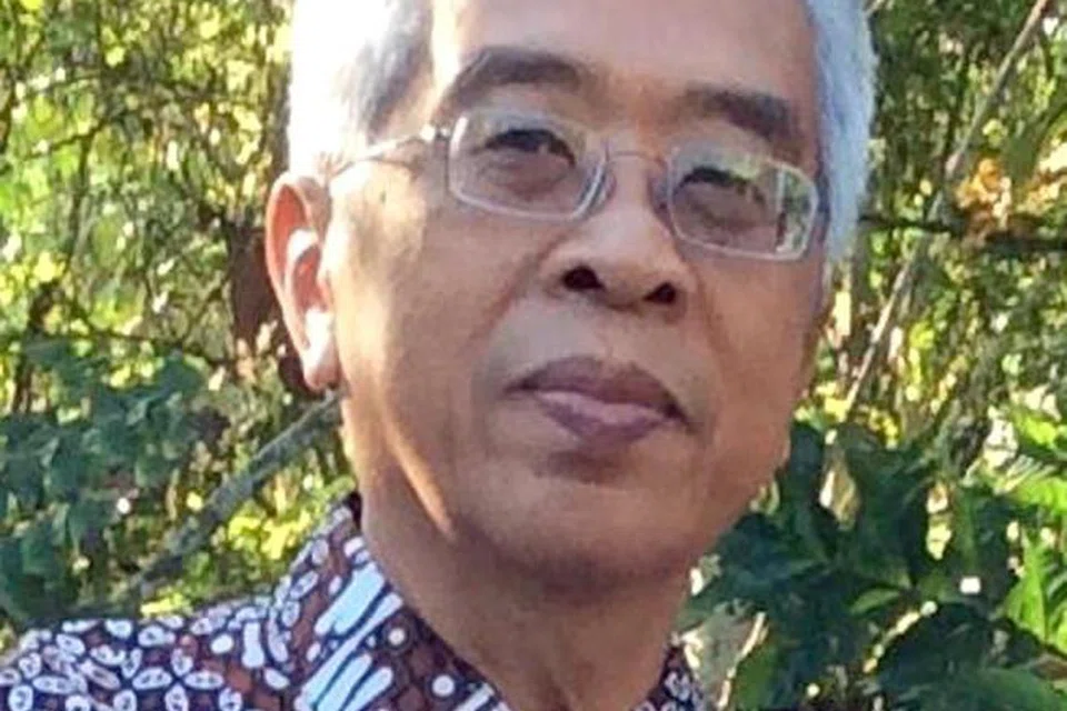 PENULIS: Encik Maarof Salleh