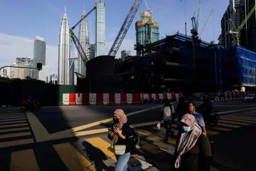 Belanjawan 2023 menumpukan 12 ikhtiar utama berlandaskan tiga tekad iaitu pemacuan ekonomi yang terangkum dan mampan, reformasi institusi dan tatakelola bagi memulih keyakinan dan keadilan sosial untuk menyederhana kesenjangan. - 