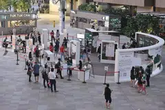 USUL PEKERJAAN: AP berbahas tentang kesan buruk ke atas pekerjaan dan nilai kemasyarakatan negara ini jika Singapura ambil sikap tertutup dan menentang kemasukan warga asing. - Foto fail