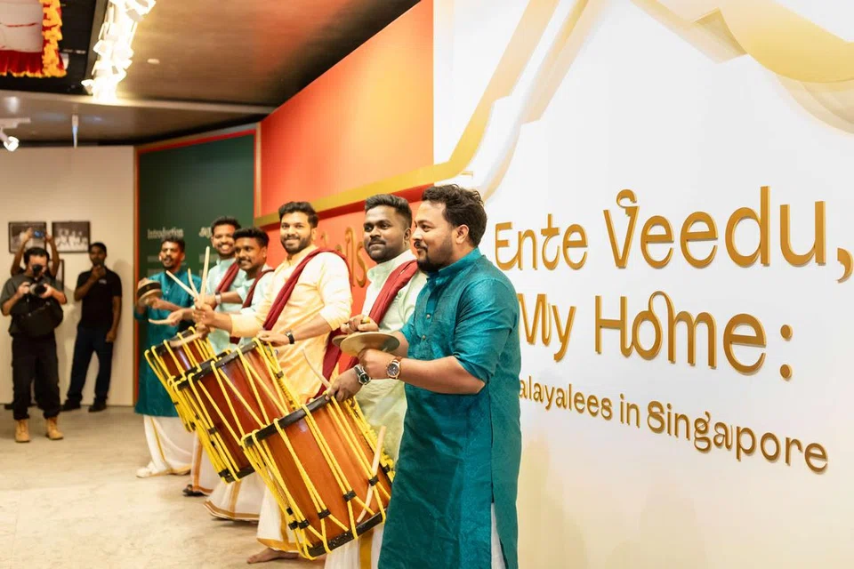 Acara rumah terbuka sempena perayaan Deepavali di Pusat Warisan India menampilkan beberapa persembahan muzik tradisional secara langsung.