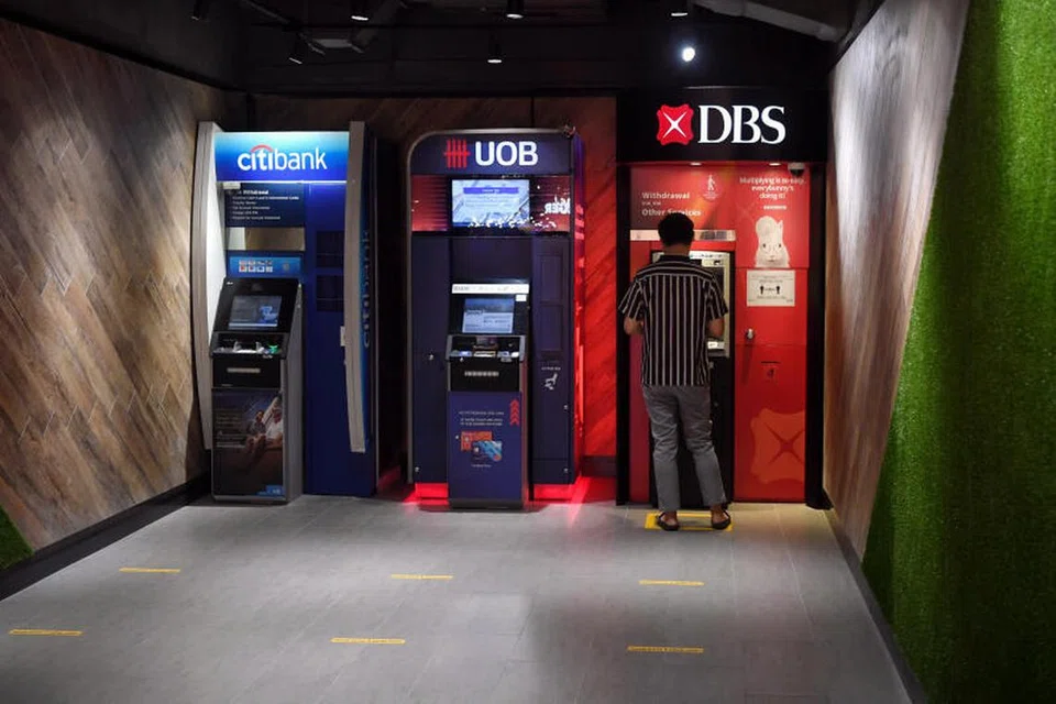 TERJEJAS: Kira-kira 2.5 juta pembayaran dan transaksi mesin juruwang automatik (ATM) tidak dapat diselesaikan semasa gangguan perkhidmatan DBS dan Citibank pada Oktober. 