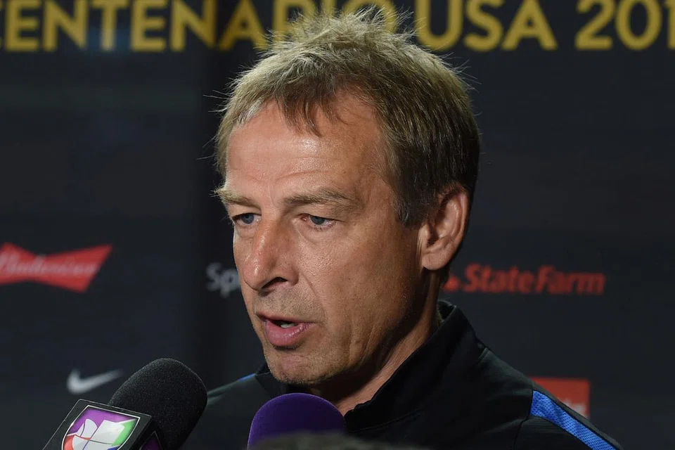 JUERGEN KLINSMANN: Kini memimpin pasukan Amerika Syarikat, beliau turut dikaitkan dengan jawatan pengurus England. - Foto AFP 