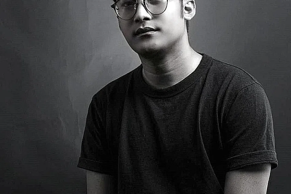 RAIMI SAFARI: Ingin kongsi apa yang bermain di fikirannya mengenai isu mahram dalam urusan seharian bersama ibu dan kakak-kakak angkatnya. - Foto ihsan RAIMI SAFARI