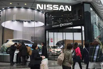 LETAK JAWATAN: Encik Carlos Ghosn akan melepaskan jawatannya sebagai Ketua Pegawai Eksekutif Nissan Motor. Beliau bagaimanapun akan kekal sebagai pengerusi Lembaga Pengarah Nissan. - Foto AFP