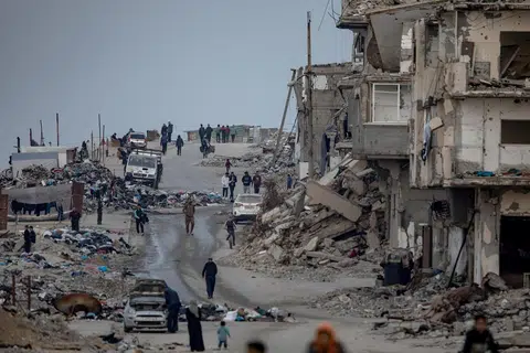 Meskipun Gaza hampir musnah sepenuhnya, lima menteri luar Arab dan seorang pegawai kanan Palestin menghantar surat kepada Setiausaha Negara Amerika Syarikat, Encik Marco Rubio, menentang pemindahan penduduk Palestin dari Gaza.