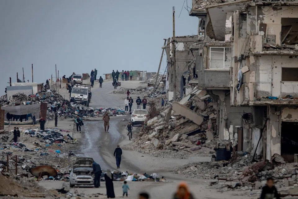 Meskipun Gaza hampir musnah sepenuhnya, lima menteri luar Arab dan seorang pegawai kanan Palestin menghantar surat kepada Setiausaha Negara Amerika Syarikat, Encik Marco Rubio, menentang pemindahan penduduk Palestin dari Gaza.