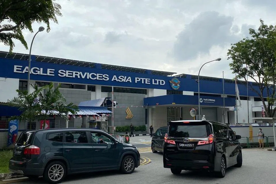 LANGKAH PEMBUANGAN KERJA TIDAK ADIL: Eagle Services Asia Private Limited mengambil langkah yang tidak sejajar dengan Penyata Nasihat Tiga Perikatan. Penyata itu antara lain menggariskan pesanan Kementerian Tenaga Manusia (MOM) agar majikan merujuk kepada kesatuan mereka dalam operasi pemberhentian kerja dengan harapan pertikaian dapat dihurai secara damai. - Foto BH oleh NG SOR LUAN