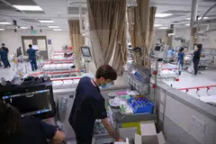 Ruang jabatan kecemasan di Woodlands Health.
