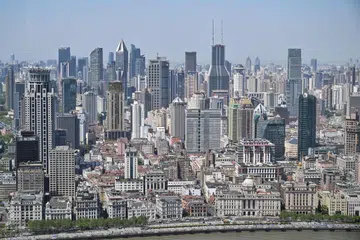 Pemandangan bandar Shanghai dari kawasan kewangan utama dirakam pada 14 April 2025. Presiden Amerika Syarikat, Encik Donald Trump, pada 13 April menegaskan bahawa tiada negara akan “terlepas” daripada dikenakan tarif, meskipun sebahagian cukai import diberi penangguhan selama 90 hari. Beliau juga memandang rendah pengecualian sementara terhadap produk teknologi dari China. 