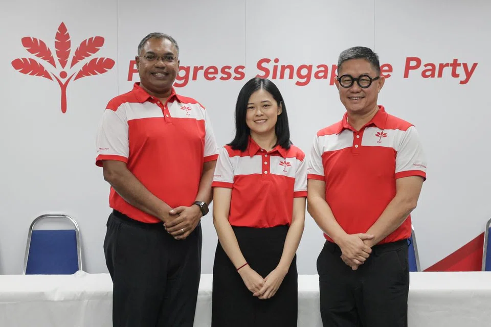 Ahli baru Jawatankuasa Eksekutif Pusat (CEC) Parti Kemajuan Singapura (PSP) – (dari kiri) Encik Sani Ismail, Cik Stephanie Tan dan Encik Lawrence Pek – bergambar semasa sidang media di ibu pejabat PSP di Upper Bukit Timah pada 5 Julai.