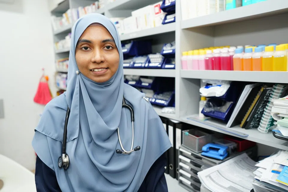 Dr Mumtaz Mohamed Yusoff, 33 tahun, menyandang jawatan sebagai Ketua Pegawai Perubatan pasukan perubatan Pejabat Ehwal Jemaah Haji Singapura (SPAO), Majlis Ugama Islam Singapura (Muis) ketika menguruskan jemaah haji Singapura di Arab Saudi antara 8 Jun dengan 1 Julai.