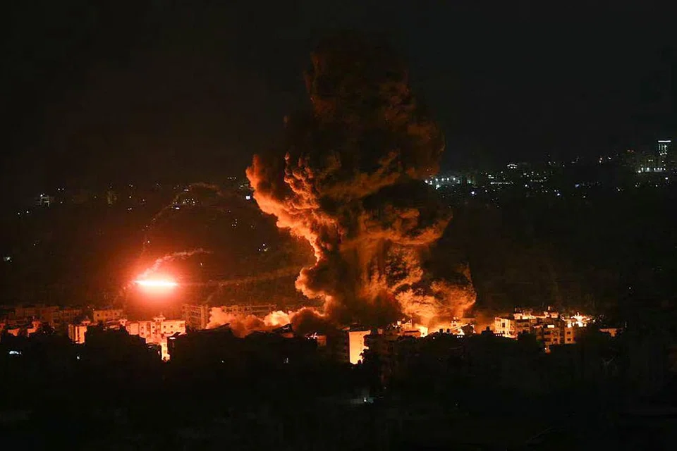 Bandar di pinggir selatan Beirut dibom tentera udara Israel dalam serangan paling hebat ke atas sasaran Hezbollah di Lebanon pada 6 Oktober.