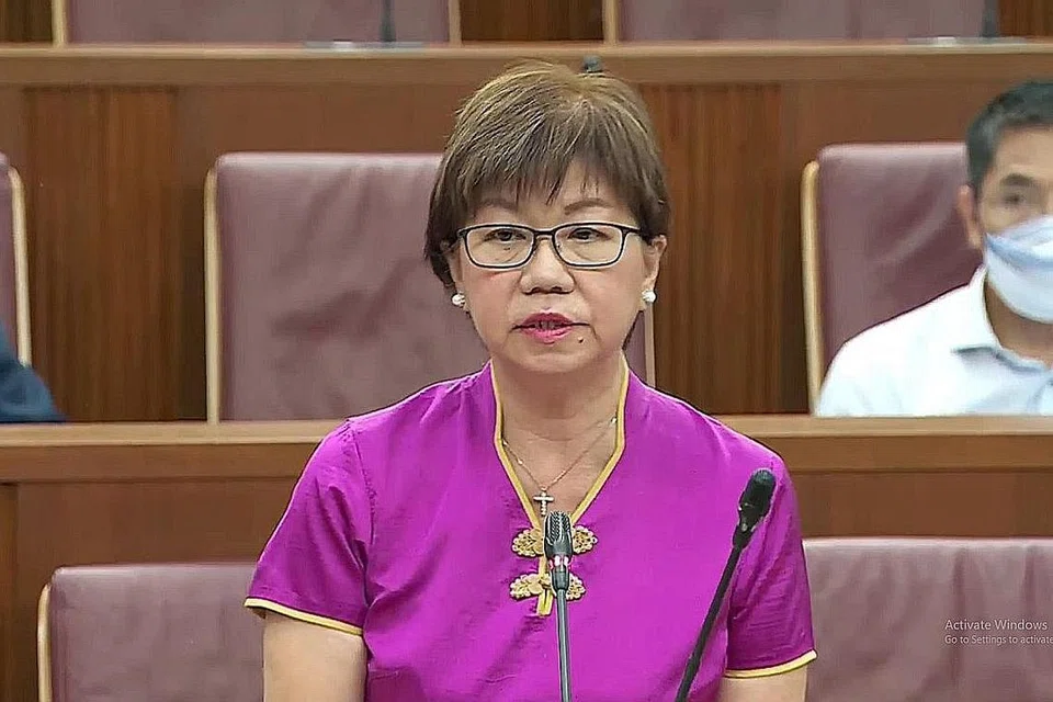 CIK DENISE PHUA: Berkata ada SME bimbang kos menjalankan perniagaan mungkin naik dengan kenaikan cukai karbon.