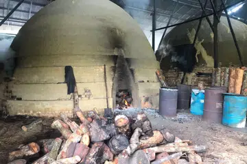 pembuatan arang kayu bakau, Kuala Sepetang, Perak 