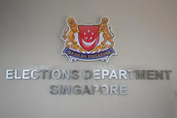 E-mel itu dihantar kepada individu yang sebelum ini memohon untuk menjadi pengundi luar negara kerana masalah pengaturcaraan.