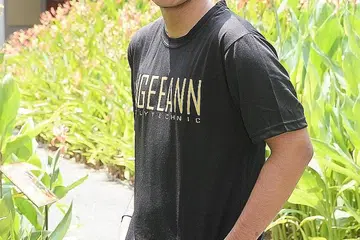 ARIF AHMAD WOOZEER: Pelajar Diploma Sains Kejuruteraan di Politeknik Ngee Ann (NP) yang akan mengikuti program Sijil Kesediaan Ke China. Di bawah program ini pelajar akan menelaah ilmu tentang pembangunan China di samping terdedah pada budaya kontemporari China. - Foto JOHARI RAHMAT