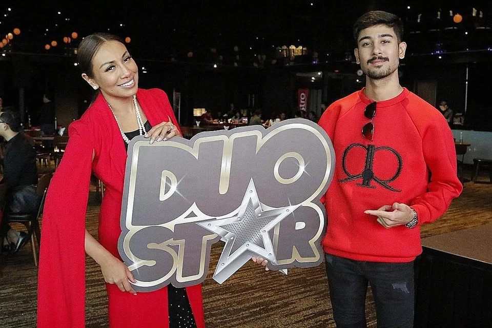 BANTU DIRI, BANTU BAKAT MUDA: Ning Baizura (kiri) merasakan kesegaran kerjayanya semula setelah tampil berani menyertai peraduan realiti 'Duo Star' yang menggandingkannya dengan penyanyi kacak, Harris Baba. - Foto-foto FARAH REZAL