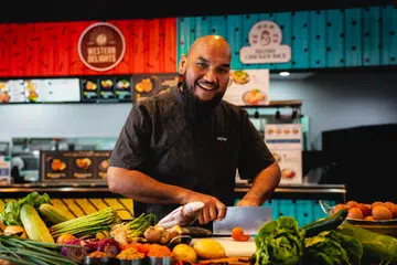 Cef Bob bekerjasama dengan Good Old Days di tingkat dua tempat makan itu yang terletak berdekatan Beach Station, Sentosa. Ia mengetengahkan hidangan tempatan yang moden dan unik.