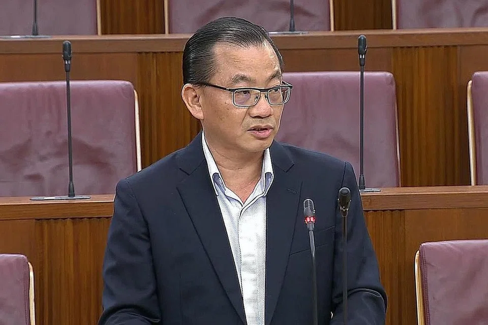 "Rang undang-undang merupakan 'pedang' supaya kita bersedia menghadapi mereka yang ingin menyerang. Ia satu respons serta langkah tindak balas ke atas serangan, serangan yang saya pasti akan tiba. Untuk itu, lebih awal kita bersedia untuk menghadapinya, lebih baik." - Encik Seah Kian Peng (GRC Marine Parade). 