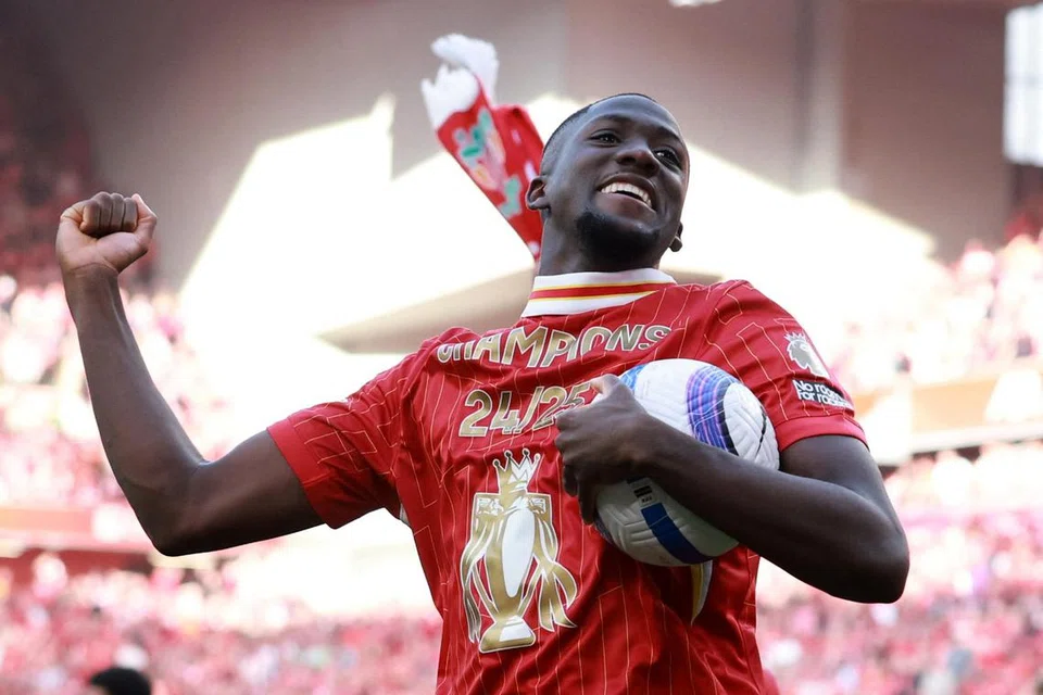 Pemain tengah Liverpool, Ryan Gravenberch, memainkan peranan penting dalam kejayaan Liverpool musim ini. Beliau membantu melindungi barisan pertahanan Liverpool sambil memastikan penyerangnya menerima sokongan kukuh. 