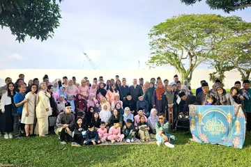 Keluarga besar Allahyarham Othman Abdul Kamar berkumpul di Blok 629 Bedok Reservoir Road