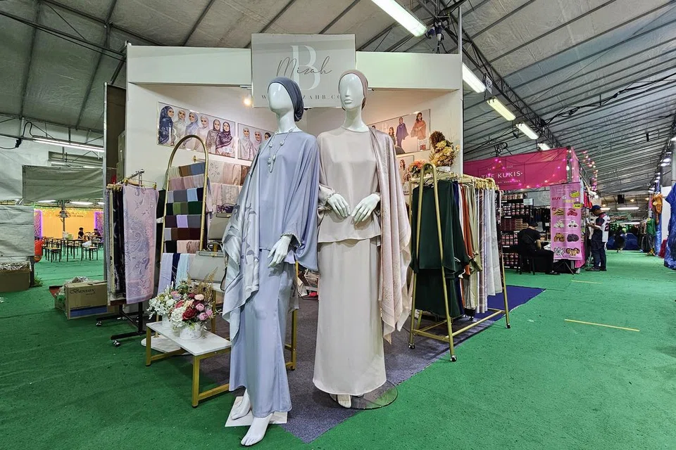 Sejak 2023, Cik Mizah Rahim Bramhall, telah menyewa gerai di kawasan Geylang Serai untuk menjual produk-produknya sepanjang Ramadan.
