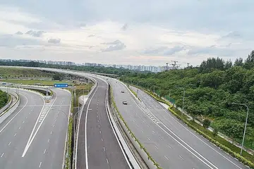 REDAKAN TRAFIK: Jalan susur baru (tengah) yang menghubungkan Halus Link ke Ekspreswe Tampines (TPE) akan meredakan lalu lintas sepanjang Punggol East, menurut Penguasa Pengangkutan Darat (LTA). - Foto LTA