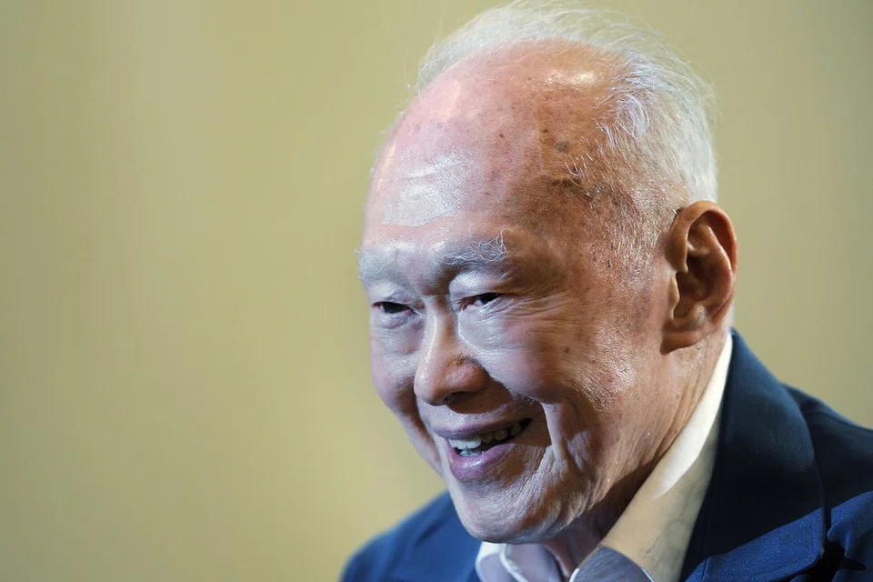 Encik Lee Kuan Yew.