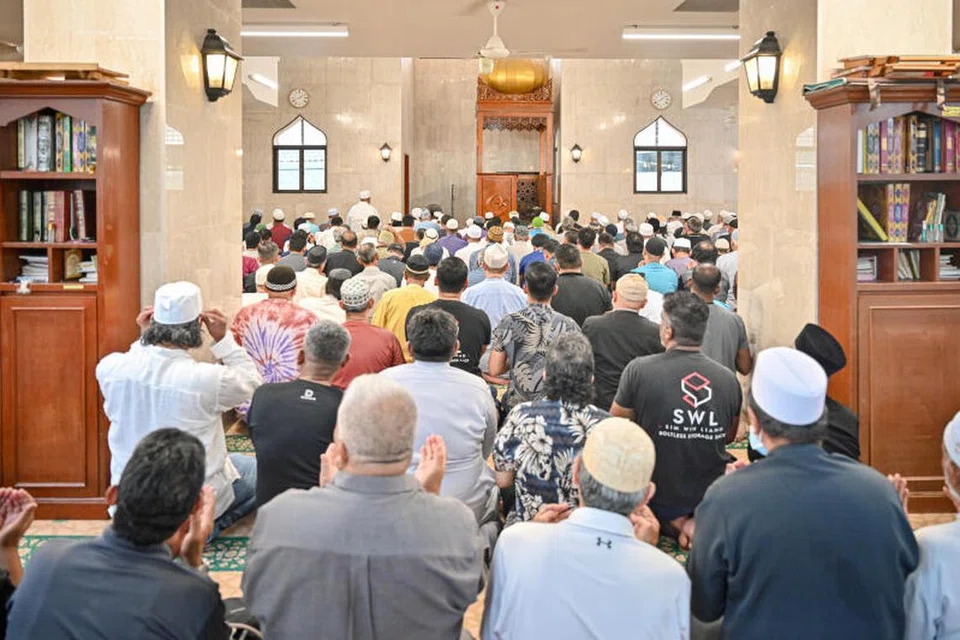 BERI BIMBINGAN: Majlis Ugama Islam Singapura (Muis), Persatuan Ulama dan Guru-Guru Agama Islam Singapura (Pergas), Kumpulan Pemulihan Keagamaan (RRG) dan Rangkaian Belia Asatizah (AYN)  menyediakan nasihat dan bimbingan untuk pelbagai segmen masyarakat Islam di sini berhubung konflik di Timur Tengah.