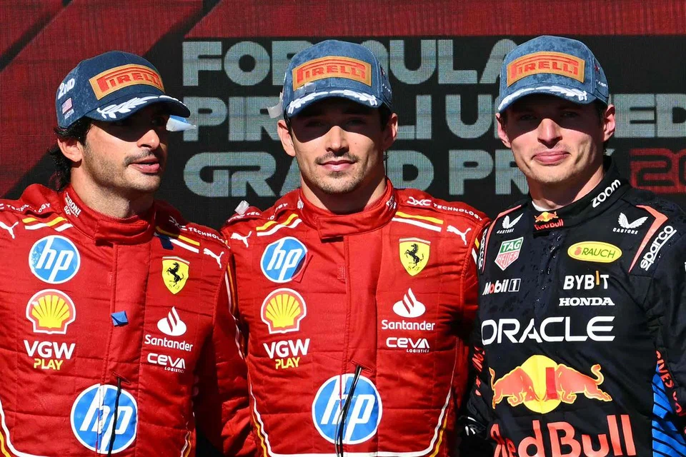 Tiga pemandu yang berakhir di podium pada perlumbaan Grand Prix Amerika Syarikat pada 20 Oktober – (dari kiri) Carlos Sainz, Charles Leclerc dan Max Verstappen. 