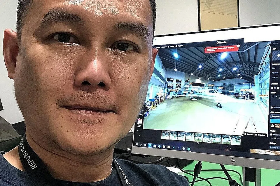 ATASI SEGALA CABARAN: Walau ditimpa cabaran mencari pekerjaan dan masalah kesihatan, Encik Mohamad Rafie Abdullah tidak pernah putus asa dan telah mendapatkan bantuan pembimbing kerjaya sehingga berjaya mendapat pekerjaan sebagai pencipta kandungan digital. - Foto ihsan MOHAMAD RAFIE ABDULLAH