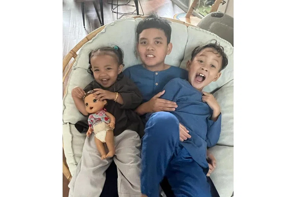 SAMA MENCABAR: Berdasarkan pengalaman wartawan dengan anak-anaknya, (dari kiri) Amelie Sofia Hannah, Aydan Ziqry dan Aadil Haris, soalan siapa yang lebih mencabar untuk dibesarkan - anak lelaki atau perempuan - tidaklah begitu relevan kerana setiap mereka adalah individu dengan personaliti yang berbeza-beza. - Foto BH oleh NAZRI HADI SAPARIN