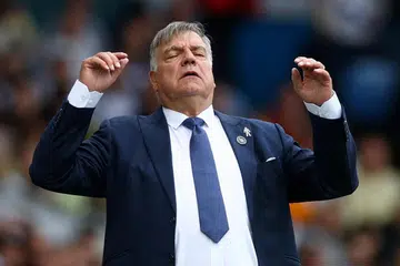 SAAT KECEWA: Pengurus Leeds United Sam Allardyce menunjukkan rasa kecewaanya apabila beberapa percubaan pasukannya tersasar. 
