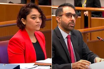DAKWAAN PALSU: Cik Raeesah Khan (kiri) bersama ketua Parti Pekerja Encik Pritam Singh (kanan) menghadapi Jawatankuasa Hak Istimewa pada Disember 2021.