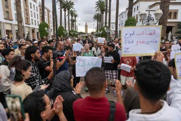 Penunjuk perasaan berkumpul semasa demonstrasi yang dianjurkan oleh kumpulan yang menamakan diri mereka sebagai, ‘Gen Z 212’ di Rabat, Maghribi, pada 9 Oktober 2025. Kumpulan itu berhimpun bagi menuntut pembaharuan dalam sektor kesihatan awam dan pendidikan