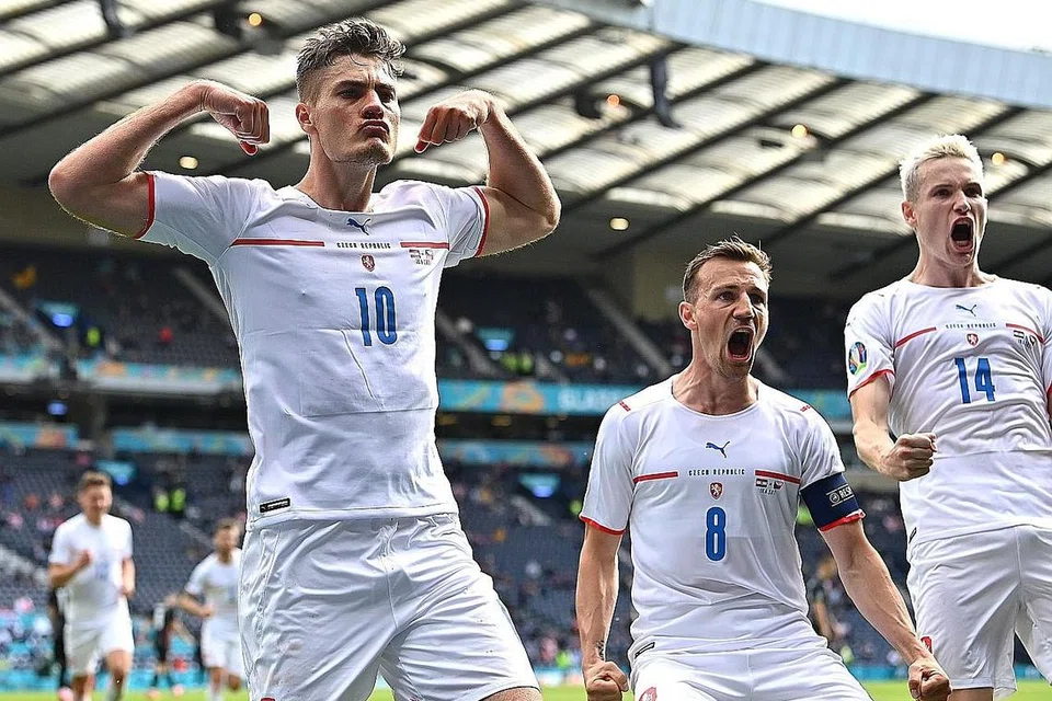 BERBISA: Pemain Republik Czech, Patrik Schick merupakan penyerang berbisa yang perlu diberi perhatian oleh England. - Foto EPA-EFE 