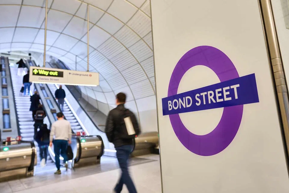 Antara usaha yang dilaksanakan London adalah pembangunan Laluan Kereta Api Elizabeth sepanjang 118 kilometer yang merentasi bandar London. Laluan itu telah membawa lebih 800 juta penumpang dan telah menjadi pemangkin kepada pembinaan lebih 71,000 rumah baru.                 