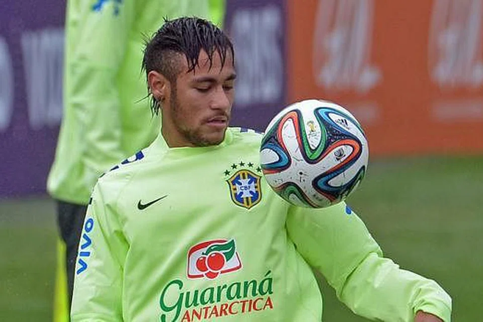 DIJANGKA BERSINAR: Neymar kini lebih matang dan lebih perkasa dan mampu memimpin barisan serangan Brazil di Piala Dunia, kata Paulo Paixao, jurulatih kecergasan pasukan. - Foto AFP